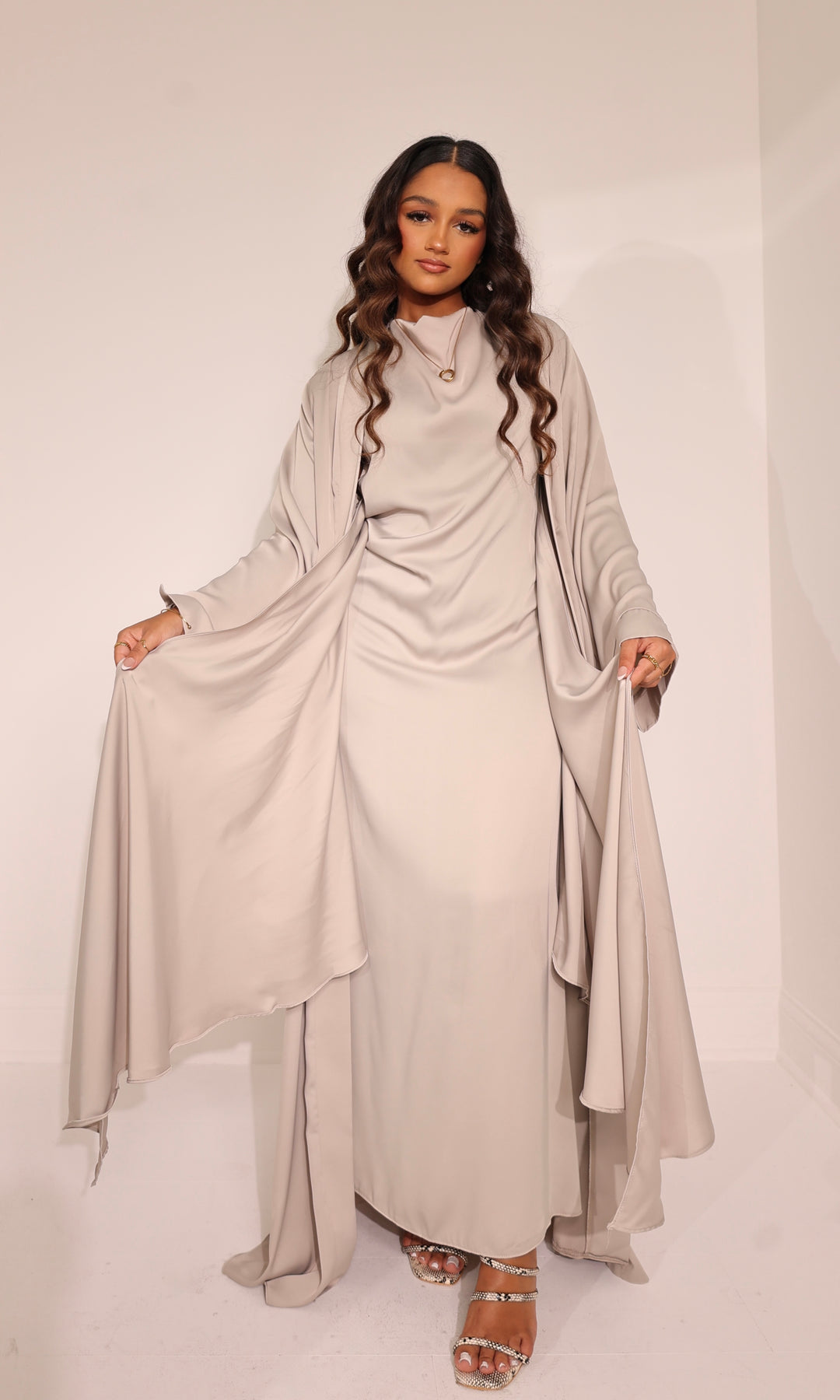 Delilah Abaya Set